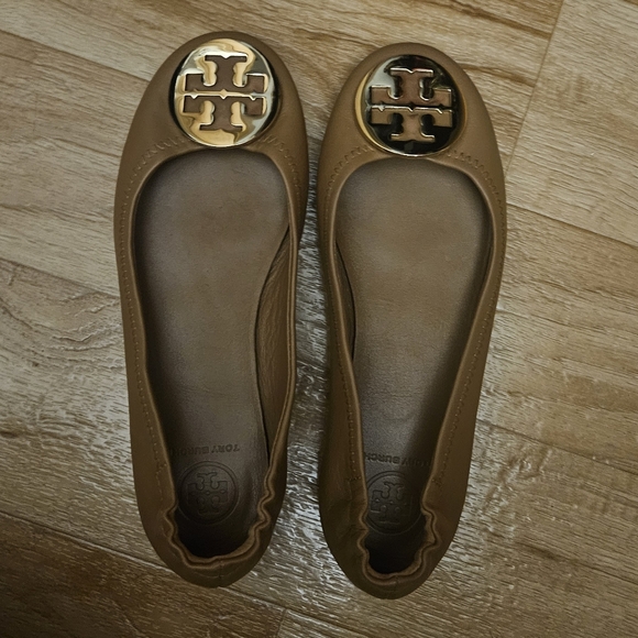 Tory Burch Shoes - Tory Burch Travel Ballet Flats, Tan Leather with Gold Logo, Size 6